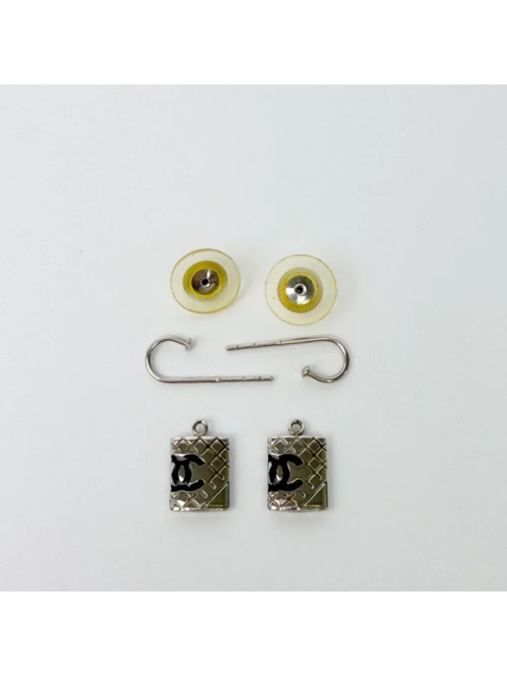Chanel CC Logo Quilted Plate Earrings Plated Silver 05c Vintage